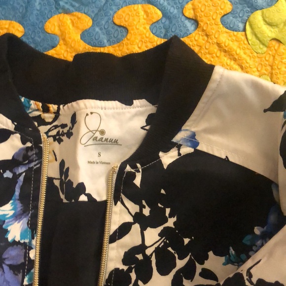 Spring Pretty Jacket - Picture 2 of 2